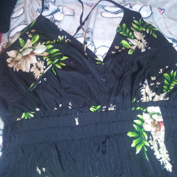 Romper - Picture 3 of 4